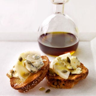 <p><b>Recipe: <a href="http://gogonow.org/recipefinder/stilton-pear-crostini-recipe%22 target="_blank">Stilton-Pear Crostini Drizzled with Pumpkin Seed Oil</a></b></p>