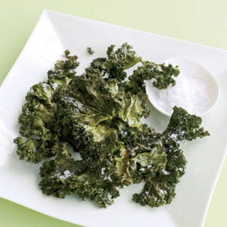 <p>Our crisp kale "chips" are virtually fat free — perfect for guilt-free snacking. </p><p><b>Recipe: </b><a href="http://gogonow.org/recipefinder/kale-chips-ghk0208?click=recipe_sr" target="_blank"><b>Kale "Chips"</b></a></p>