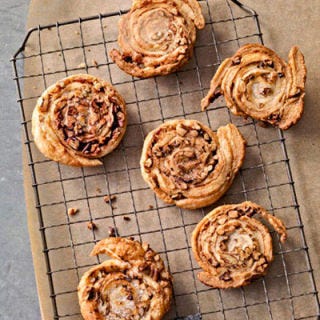 Cinnamon-Pecan Spirals <p>Your family will love waking up to these sweet cinnamon rolls that are ready in less than an hour. </p>
<p><b>Recipe: <a href="/recipefinder/cinnamon-pecan-spirals-recipe" target="_blank">Cinnamon-Pecan Spirals</a></b></p>