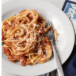Spaghetti with Red Onion and Bacon <p>Traditional spaghetti and tomato sauce gets an upgrade with the addition of smoky, salty bacon and zesty red onion.</p>
<p><b>Recipe:</b> <a href="/recipefinder/spaghetti-red-onion-bacon-recipe-clv1012" target="_blank"><b>Spaghetti with Red Onion and Bacon</b></a></p>