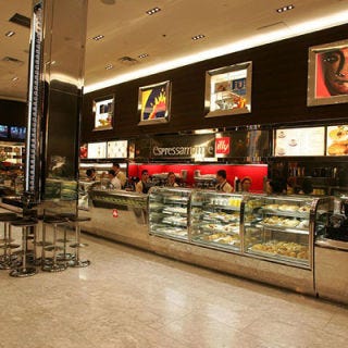 Espressamente illy at the Palazzo; Las Vegas, NV One of a handful of US cafés by the world-class espresso brand, illy’s sleek Vegas outpost features coffee drinks made with the signature blend of Arabica coffee as well as a grab-and-go bar with canned espresso, plus a massive selection of traditional European pastries, artisanal gelato and fresh-made crêpes.