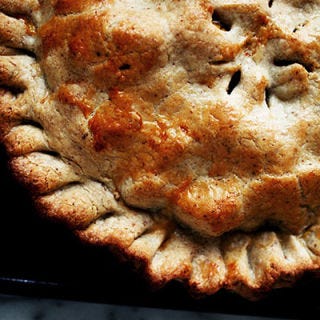 <p>This flaky, gluten-free pie crust can be used with any fruit filling. Try it with apple or pumpkin this Thanksgiving.</p><p><strong>Recipe: <a href="http://gogonow.org/recipefinder/apple-raisin-pie-walnut-cream-cheese-crust-recipe-fw1113%22%3EApple-Raisin Pie with Walnut-Cream Cheese Crust</a></strong></p>