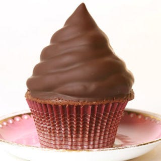 <p>This popular recipe for hi-hat cupcakes is from the book <i>Cupcakes!</i> Whipped egg whites help this frosting achieve dizzying heights.</p><br /><p><b>Recipe: <a href="/recipefinder/hi-hat-cupcakes-recipe" target="_blank">Hi-Hat Cupcakes</a></b></p>