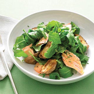 <p><b>Roasting Tip:</b> In many circumstances, both a main dish and side dish can be roasted at the same heat, so why not double up in the same pan? Be sure to determine which dish will cook faster (and add that part way through cooking) so that both parts will be done at the same time.</p>
<br /><p><b>Recipe:</b> <a href="/recipefinder/arugula-roasted-salmon-new-potatoes-recipe" target="_blank"><b>Arugula with Roasted Salmon and New Potatoes</b></a></p>