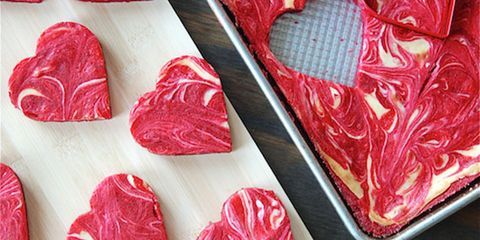 <p> </p> <p><strong>Get the recipe from <a href="http://www.thenovicechefblog.com/2012/01/marbled-red-velvet-cheesecake-brownies/" target="_blank">The Novice Chef</a>.</strong></p> 
