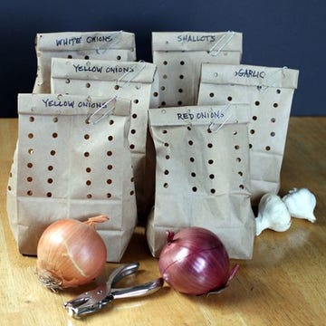 Storing Onions, Shallots, and Garlic