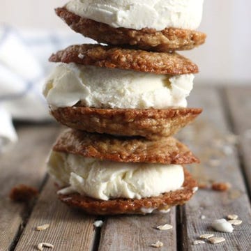 Oatmeal Cream Pie Ice Cream Sandwiches