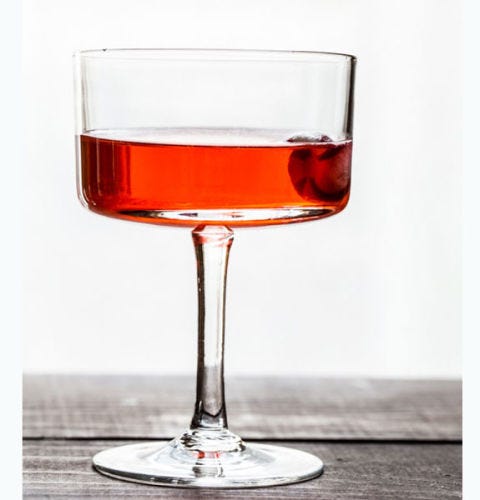<p><br /><strong>Get the recipe from <a href="http://jellytoastblog.com/2013/12/candy-cane-martini-video.html/" target="_blank">Jelly Toast</a>.</strong></p>