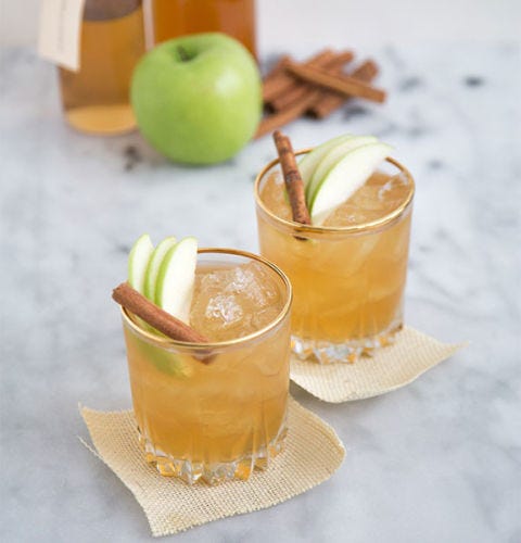 <p></p>
<p><strong>Get the recipe from <a href="http://www.thelittleepicurean.com/2014/10/apple-pie-moonshine-cocktail-2.html" target="_blank">The Little Epicurean</a>.</strong></p>