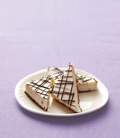 <p>Put leftover cream cheese to good use with this no-bake, five ingredient cheesecake.</p>
<p><strong>Recipe:</strong> <a href="http://gogonow.org/recipefinder/white-chocolate-cheesecake-recipe-ghk0512%22 target="_blank"><strong>White Chocolate Cheesecake</strong></a></p>

