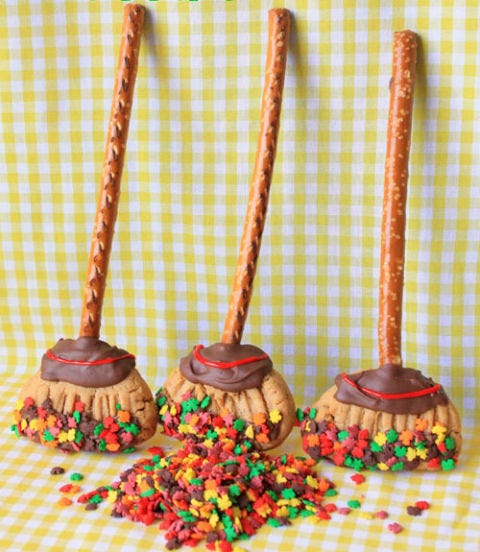 Brown, Sweetness, Ingredient, Confectionery, Craft, Chocolate, Body jewelry, Dessert, 