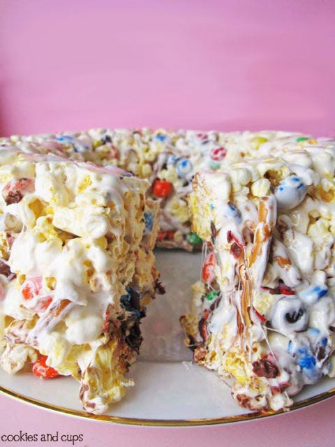 <p></p>
<p><strong>Get the recipe from <a href="http://cookiesandcups.com/popcorn-cake/" target="_blank">Cookies and Cups</a>.</strong></p>