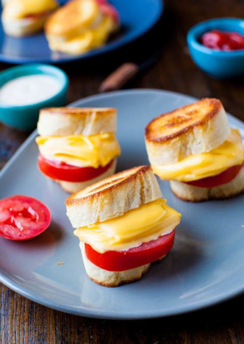 https://hips.hearstapps.com/del.h-cdn.co/assets/cm/15/10/480x676/54f66d3bf2c44_-_d-cheese-tomato-sandwiches-averie-cooks-del1214-s2-97078441.jpg?resize=980:*