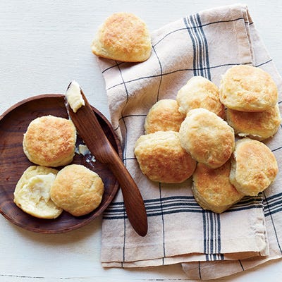 <p>Bake these tender, buttery little biscuits in a cast-iron skillet, then bring them to the table still in the pan.</p><p><strong>Recipe:</strong> <a href="http://gogonow.org/recipefinder/skillet-buttermilk-biscuits-recipe-fw0814%22%3E%3Cstrong%3ESkillet Buttermilk Biscuits </strong></a></p>