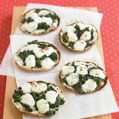 Healthy After School Snacks | Mini Spinach and Cheese Pizzas | Beanstalk Single Mums