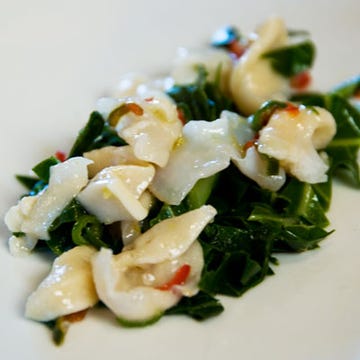 <p>Chef Donald Link tosses blanched geoduck clam with a light dressing of olive oil, lemon juice, sweet chili, and freshly torn mint.</p><p><b>Recipe:</b> <a href="/recipefinder/geoduck-clam-recipe-top0811" target="_blank"><b>Geoduck Clam Salad</b></a></p>