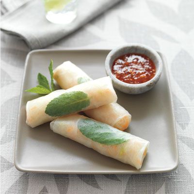 <p>The rolls can be made at the table or prepared ahead of time and stored in the fridge for up to 3 hours. Cover them with a damp clean towel to keep them moist.</p><p><b>Recipe:</b> <a href="/recipefinder/noodle-vegetable-rice-paper-rolls-recipe-del0512" target="_blank"><b>Noodle and Vegetable Rice Paper Rolls</b></a></p>