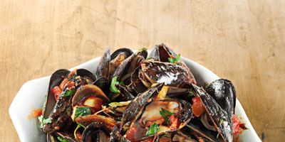 <p>Chef-owner Marc Murphy of Ditch Plains in New York City adds a colorful French twist to his basic steamed mussels recipe.</p>
<p><strong>Recipe:</strong> <a href="../../../recipefinder/provencal-mussels-recipe-opr0612" target="_blank"><strong>Proven&#231al Mussels</strong></a></p>