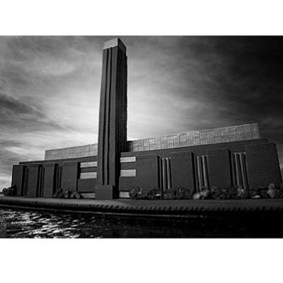 Among their collection of incredible museums from around the world, Henry Hargreaves and Caitlin were able to build a gingerbread version of the famed Tate Modern Museum in London.