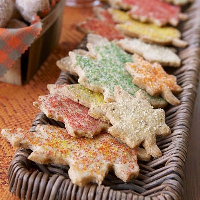 <p>These sweet autumn treats get their crunch from toasted pecans and an extra hint of sweetness from pure maple syrup.</p>
<p><strong>Recipe:</strong> <a href="../../../recipefinder/pecan-maple-leaves-recipe-ghk1011" target="_blank"><strong>Pecan Maple Leaves</strong></a></p>