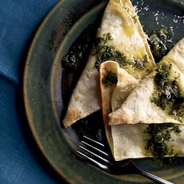 <p>Bill Telepan's fresh free-form ravioli are filled with broccoli and cheese, then boiled and baked until crisp at the edges.</p>
<p><b>Recipe: </b><a href="/recipefinder/baked-broccoli-ravioli-recipe-fw0212" target="_blank"><b>Baked Broccoli Ravioli</b></a></p>