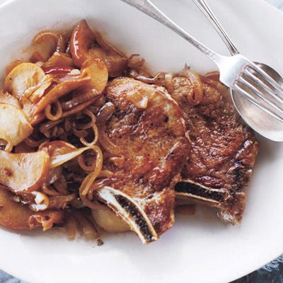 <p>Sautéed apples and onion are a classic combination that never disappoints. Serve atop juicy pork chops for a wholesome autumn dinner.</p><p><b>Recipe:</b> <a href="/recipefinder/pork-chops-apples-onions-recipe-mslo0810" target="_blank"><b>Pork Chops with Apples and Onions</b></a></p>