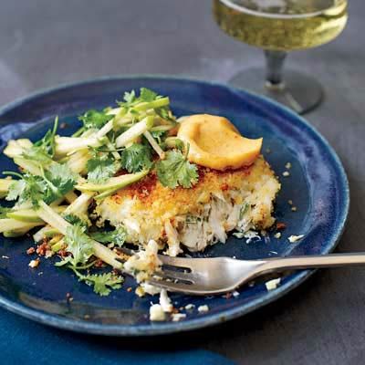 <p>Add a bit of crunch to your crab cakes with a crisp apple salad!</p><p><b>Recipe:</b> <a href="/recipefinder/crab-cakes-curry-mayonnaise-apple-salad-recipe-fw1010" target="_blank"><b>Crab Cakes and Curry Mayonnaise with Apple Salad</b></a></p>