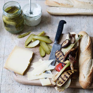 <p>Spicy vegetables plus dill pickles and melted cheese make the perfect panini.</p><p><b>Recipe: </b><a href="http://gogonow.org/recipefinder/jerk-vegetable-cubano-recipe-fw0613%22 target="_blank"><b>Jerk Vegetable Cubano</b></a></p>