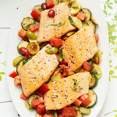 <p>This healthy meal combines Artic char fillets (similar to salmon) with healthy summer veggies and heart-healthy olives.</p><p><b>Recipe: </b><a href="/recipefinder/provencale-artic-char-recipe-rbk0610" target="_blank"><b>Provençale Arctic Char</b></a></p>
