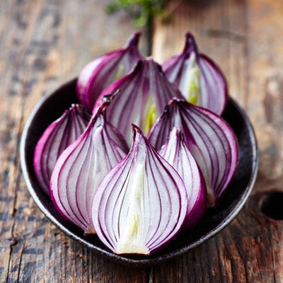 In Guatemala, mothers-to-be are given a strange concoction of beer flavored with a boiled purple onion. It's believed that the pungent cocktail can induce a speedy delivery. Whatd'ya think?

