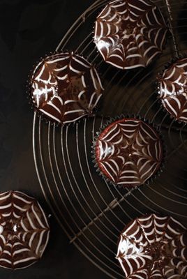 red velvet spider web cupcakes