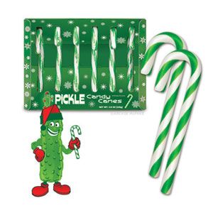 These green candy canes may look like they are spearmint-flavored, but they actually taste like dill pickles.
<br /><br />
<a href="http://www.gadgetsandgear.com/pickle-candy-canes.html" target="_blank">www.gadgetsandgear.com</a>