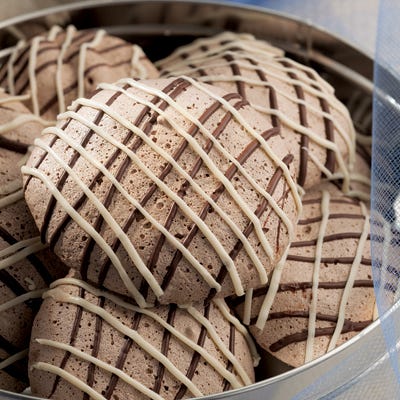 <p>Even Santa needs to throw in a light cookie every once in a while. These chocolate, coconut, and almond meringue cookies have just 36 calories per cookie.</p>
<p><b>Recipe: <a href="http://gogonow.org/recipefinder/chocolate-coconut-meringues-recipe%22 target="_blank">Chocolate Coconut Meringues</a></b></p>
