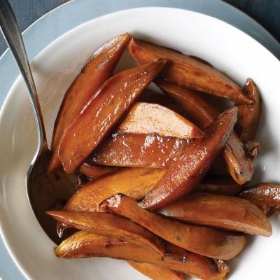 <p>Surprise your guests with the earthy and rich flavor of bourbon in this delicious sweet potato casserole.</p><p><b>Recipe:</b> <a href="http://gogonow.org/recipefinder/bourbon-sweet-potatoes-recipe-mslo1113%22 target="_blank"><b>Bourbon Sweet Potatoes</b></a></p>