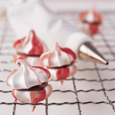Peppermint Meringues with Chocolate Filling