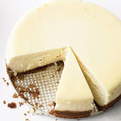 <p>A crumbly graham cracker crust and silky cream cheese filling make this New York-style cheesecake a winner. </p>
<p><strong>Recipe: <a href="http://gogonow.org/recipefinder/classic-cheesecake-recipe-mslo0214%22 target="_blank">Classic Cheesecake</a></strong></p>