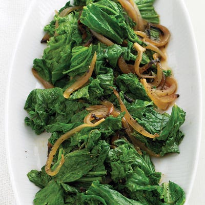 <p>Sharply flavored and nutritionally rich mustard greens are best served sauteed. This healthful recipe takes the edge off their bite with naturally sweet Vidalia onions.</p><p><b>Recipe:</b> <a href="/recipefinder/mustard-greens-sweet-onion-saute-recipe-mslo0211"><b>Mustard Greens and Sweet-Onion Saute</b></a></p>