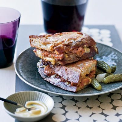 <p>The best grilled cheese is the gooiest grilled cheese, says author Laura Werlin: "After you bite into it, the cheese should stretch out past your face as far as your arm will reach. Otherwise, it's just not right."</p>

<p><br/><b>Recipe:</b> <a href="/recipefinder/new-american-grilled-cheese-recipe-fw0411" target="_blank"><b>The New American Grilled Cheese</b></a></p><br />
