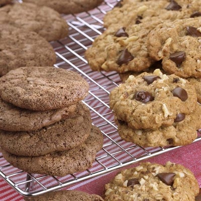 <p>Here's a new take on an American classic. Tahini (sesame paste) makes the cookies sophisticated for adults and lower in saturated fat, while brown sugar and chocolate keeps them ever so delicious for the whole family.</p><br /><p><b>Recipe: <a href="/recipefinder/oatmeal-chocolate-chip-cookies-recipe-5278" target="_blank">Oatmeal Chocolate Chip Cookies</a> </b></p>
