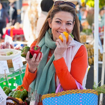 <p>With the week's dinners, school lunches and inevitable snack cravings, it's easy to leave the grocery store with an overflowing shopping cart. Considering that <a href="http://www.nrdc.org/food/files/wasted-food-ip.pdf" target="_blank">40% of the land-grown food</a> in the U.S. doesn't get eaten, chances are some of your purchases will spoil and end up in the trash—along with the money you paid for them. A better idea: Buy berries, bananas and other fare with notoriously short shelf lives sparingly, and stock up on food that can stick around to please your family's unpredictable palates. Click through to find out which produce items stand the test of time. </p>