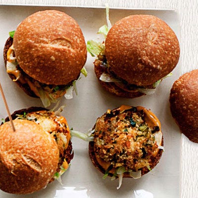 Crab Cake Sliders with Spicy Mayo