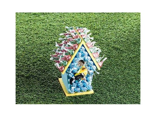 Although your feathered friends might enjoy this candy décor, it’s probably best to keep this chocolate centerpiece indoors. You wouldn’t want it melting in the spring sun!
<br /><br />
Get the instructions at <a href="https://www.hersheys.com/celebrate/easter/craftdetail.aspx?id=9" target="_blank">Hershey’s</a>
