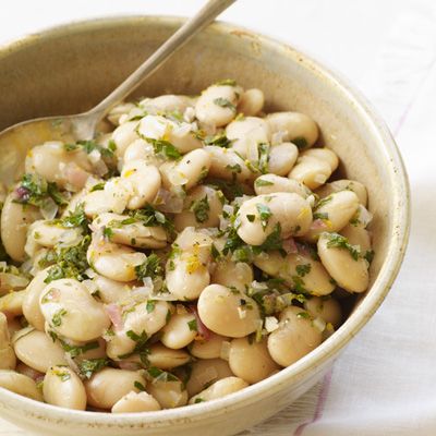 <p>Italian butter beans are big and creamy and marry well with the fresh taste of Meyer lemons and tarragon. </p><p><strong>Recipe:</strong> <a href="http://www.delish.com/recipefinder/broiled-salmon-spinach-feta-saute-recipe-mslo0612"><strong>talian Butter Beans with Meyer Lemon and Tarragon </strong></a></p>I