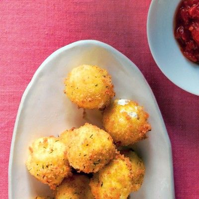<p>Fry fresh Italian mozzarella balls in a mixture of panko (Japanese breadcrumbs) and dried thyme to create a crowd-pleasing appetizer. Serve with tomato sauce that guests can dip into.</p>
<p><strong>Recipe:</strong> <a href="../../../recipefinder/fried-mozzarella-recipe-mslo1211" target="_blank"><strong>Fried Mozzarella</strong></a></p>
