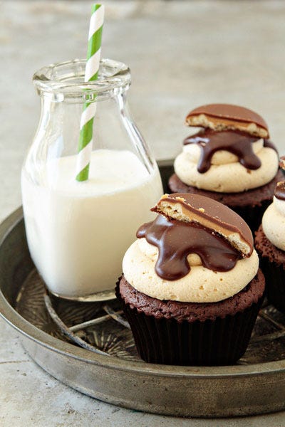 <br /><br />
<p>Get the recipe at: <a href="http://www.mybakingaddiction.com/tagalong-cupcakes/">mybakingaddiction.com</a></p>