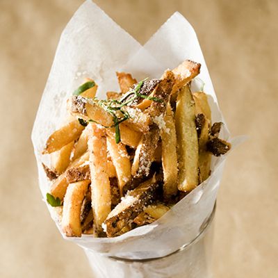 <p>Recipe courtesy of Carol Wallack, chef/owner of Sola restaurant in Chicago and winner of the Idaho Potato Side Dish Challenge.</p><p><b>Recipe:</b> <a href="http://www.delish.com/recipefinder/truffle-french-fries-recipe"><b>Idaho Potato Truffle Fries</b></a></p>