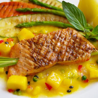 Con salsa salmon mango