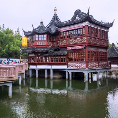 <p>Situated in the middle of a koi-filled lake, this famous Shanghai landmark (known as the first teahouse in China) has a rich 145-year history. Tea aficionados must journey across a zigzag bridge and often fight crowds to experience Hu Xin Ting's classic green, jasmine and floral teas; sweet and savory delicacies, breathtaking scenery and weekly musical performances. <a href="http://www.idealshanghai.com/Venues/879/" target="_blank">idealshanghai.com</a></p>