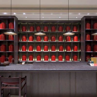 <p>This century-old, family-owned shop strives to reinvent tea culture with a fresh take on Taiwanese tradition. Sleek and contemporary, the latest outlet steeps the four major categories—green, verdant, red and black—of Chinese tea, and serves richly flavored milk tea, a unique cold-brew tea and freshly baked pastries. <a href="http://www.dechuantea.com/" target="_blank">dechuantea.com</a></p>
