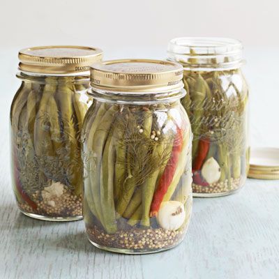 <p>Crisp, tangy pickled green beans make a healthy snack or a tangy addition to salads or sandwiches, even on a picnic. Just tote along the whole mason jar!</p>
<p><strong>Recipe: <a href="http://www.delish.com/recipefinder/dilly-snap-beans-recipe-clv0711" target="_blank">Dilly Snap Beans</a></strong></p>
